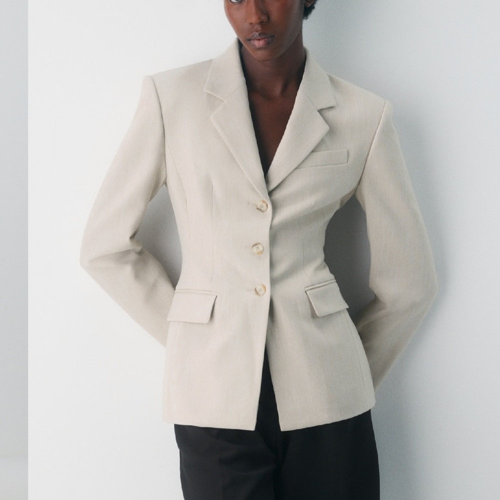 Aritzia Cream Tailored Blazer